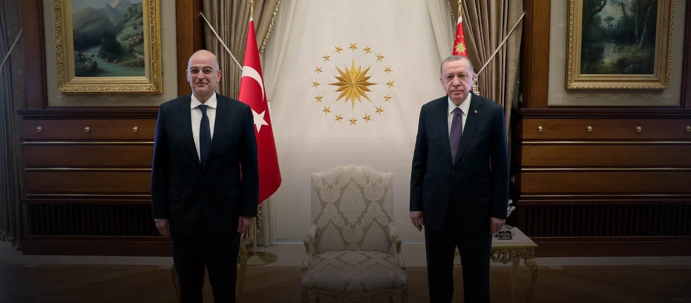 Το αμήχανο χαμόγελο του Ν.Δένδια μπροστά στον ανέκφραστο «σουλτάνο» - Ξεκινούν οι «διευρυμένες συζητήσεις» (upd)